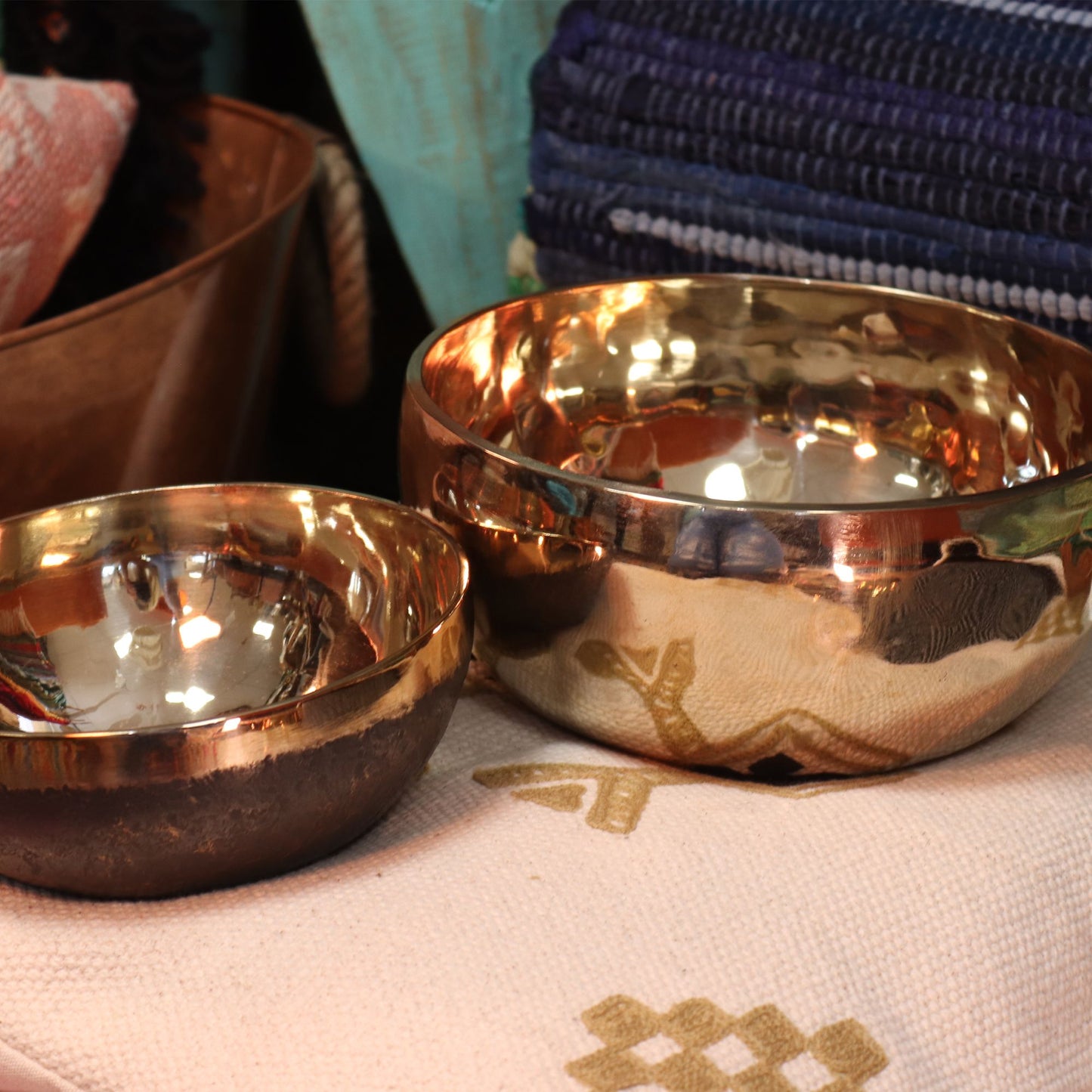 Large Chaken Handmade Singing Bowl (approx 800g) - 17cm